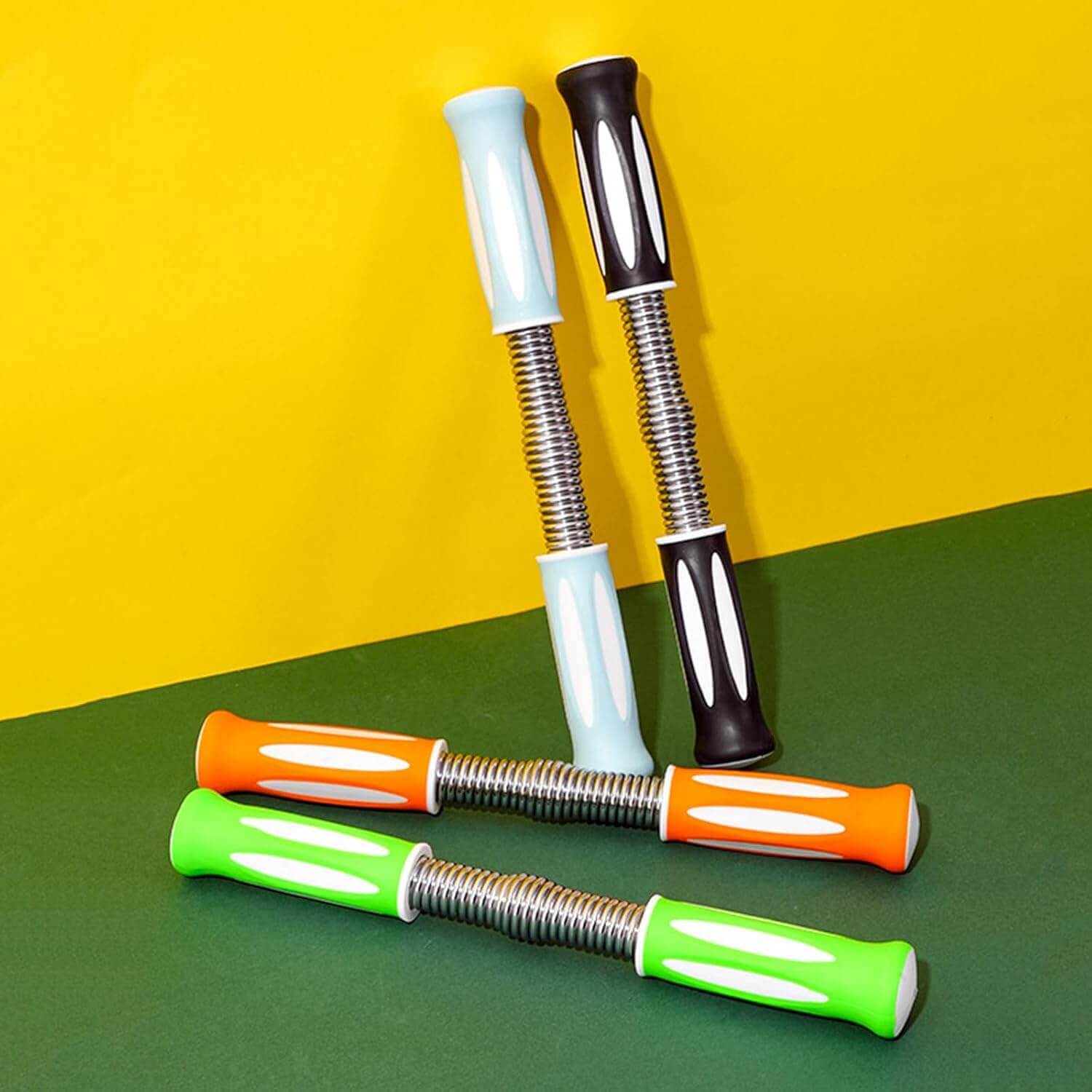 EsencialLuz ElastiCore en colores vibrantes, cuerda elástica para entrenamientos de fuerza y agilidad.